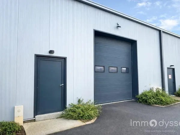 Local commercial 240 m²
