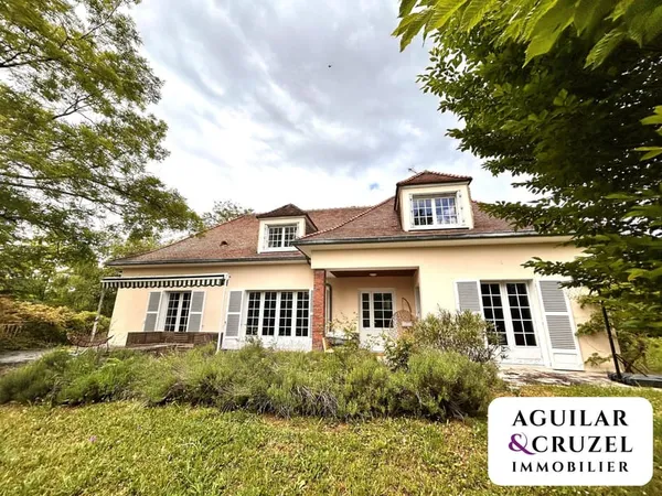 A VOIR !!! BEAUX VOLUMES !!! 5 CHAMBRES DOUBLE GARAGE ! Parc