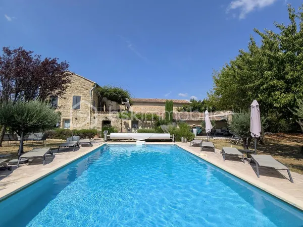 Maison 11 pièces 341 m²