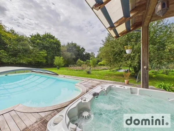 Maison de plain-pied 10 pièces 334 m²