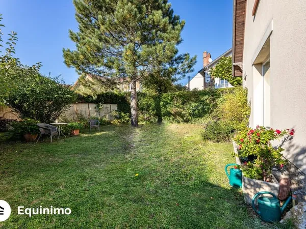 Maison 6 pièces de 160m2 à 700m de la mairie de Houilles