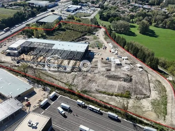 6 328 m² A Vendre - 6 328 m² non divisibles