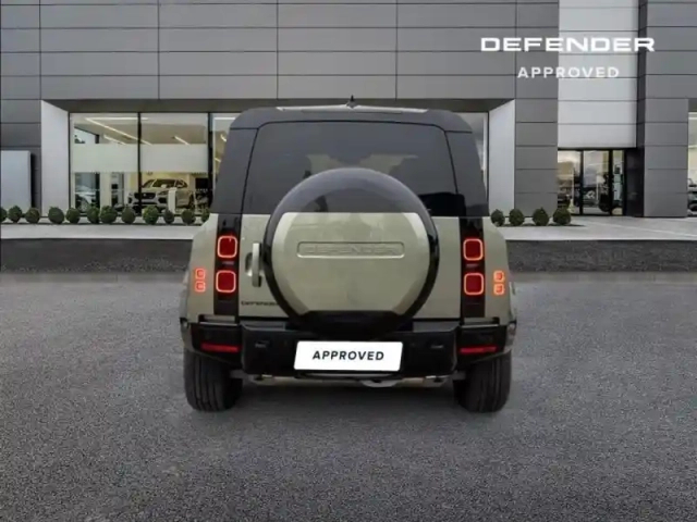 Land Rover Defender 110 2.0 p300e x-dynamic se — photo 4