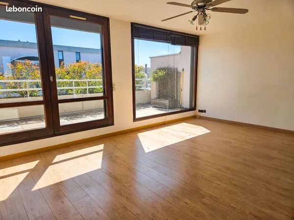 Appartement duplex 3 pièces 64m² à Voisins-le-Bretonneux, quartier Grande Ile