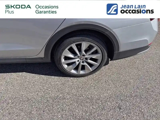 Skoda Octavia combi 2.0 tdi 200 ch dsg7 4x4 — photo 12