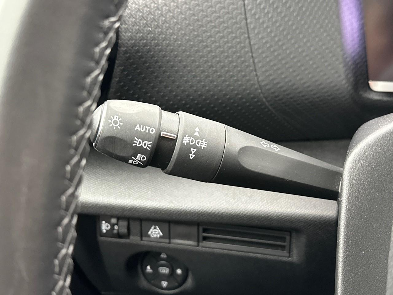 Citroën C4 puretech 130 s&s eat8 shine pack — photo 17