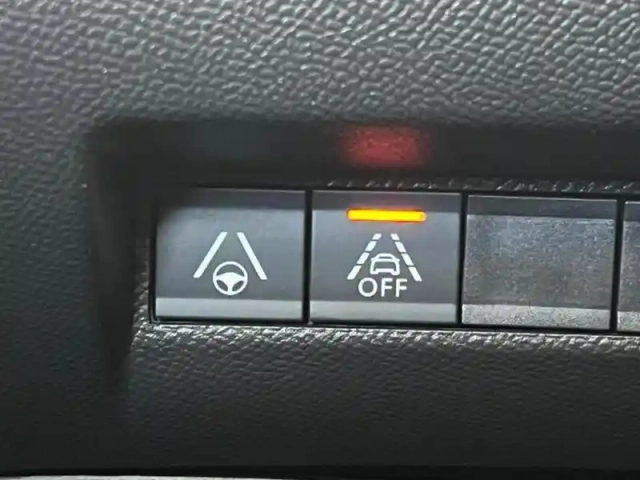 Peugeot 2008 e- 136ch gt — photo 13