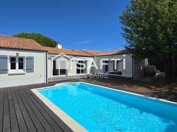 Maison familiale avec piscine, beaux volumes et jardin au calme aux Sables-d'Olonne