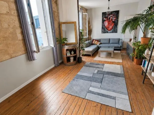 Appartement 3 pièces refait a neuf - 86m carré