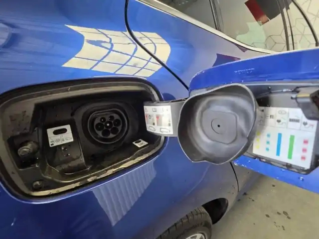 Renault Megane mégane iv berline e-tech plug-in hybride 160 — photo 104
