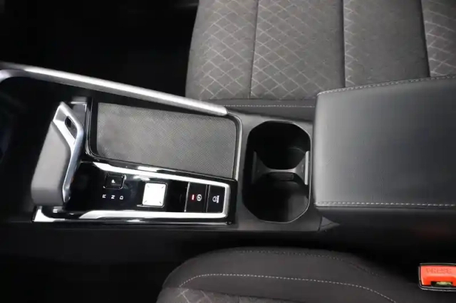 Mg Zs 1.5 l hybrid+ 197 ch — photo 57