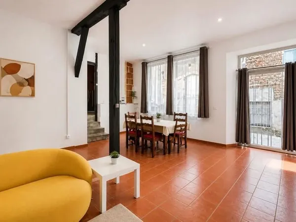 Maison de ville de 126 m² avec garage, cour intérieure