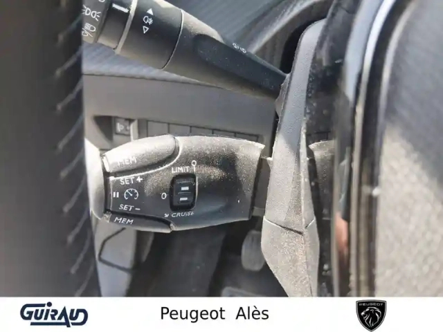 Peugeot 208 puretech 75 s&amp;s bvm5 — photo 16