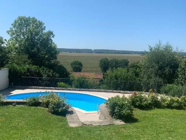 Maison Rennemoulin 7 pièce(s) 165 m2 , 195 m² de surface au sol