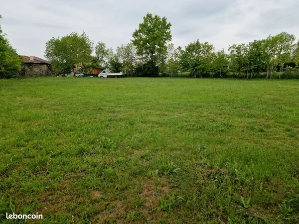Vend terrain constructible