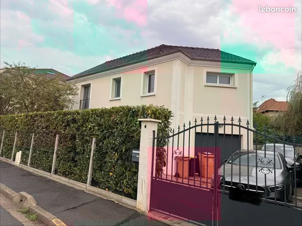 Maison de 2017, 115 m², 3 chambres dont 1 suite parentale, jardin et garage — DPE A