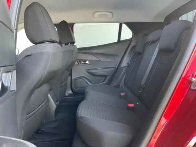 Peugeot 2008 e- 136ch style — photo 10