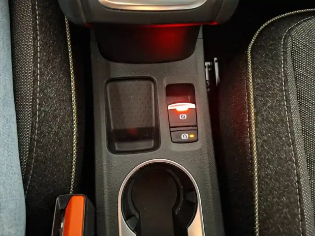 Renault Captur tce 90 ch — photo 10