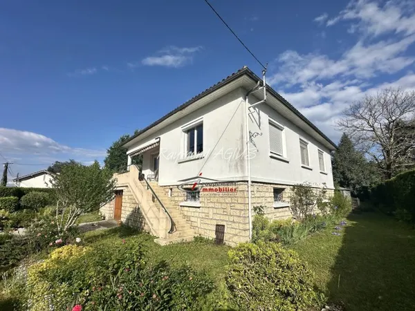 Maison 1251 m²