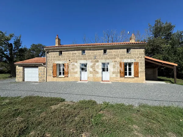 A vendre - Longère en pierre avec jardin - Axe Doué-la-Fontaine / Vihiers - D6123
