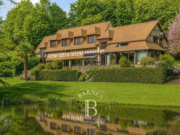 Propriété 12 pièces 296 m²