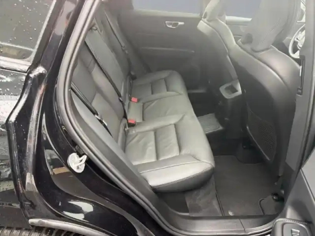 Volvo Xc60 t6 hybride rechargeable 253 + 145ch plus style dark geartronic 8 awd — photo 10