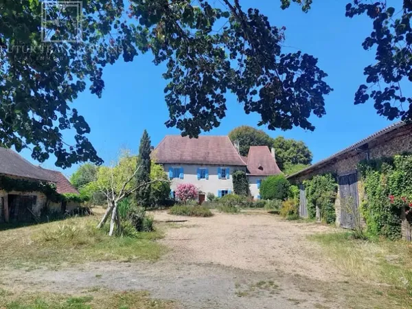 Propriété 9 pièces 288 m²