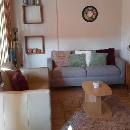 Maison 3 chambres, à louer à l'année de préférence en meublé