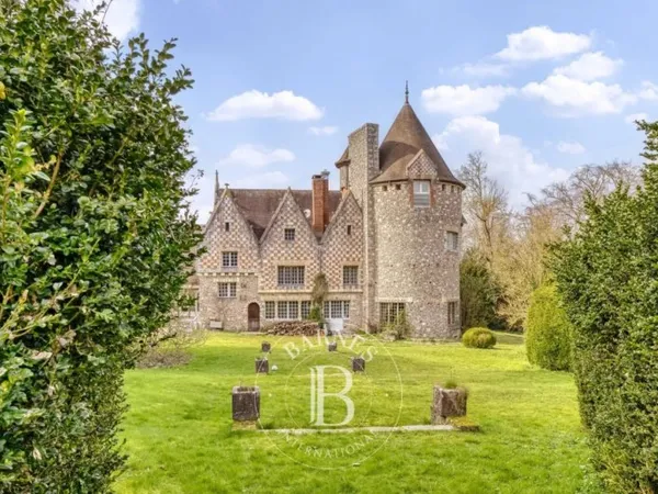 Normandie - Manoir pensé par Henri Jacquelin sur son parc de plu
