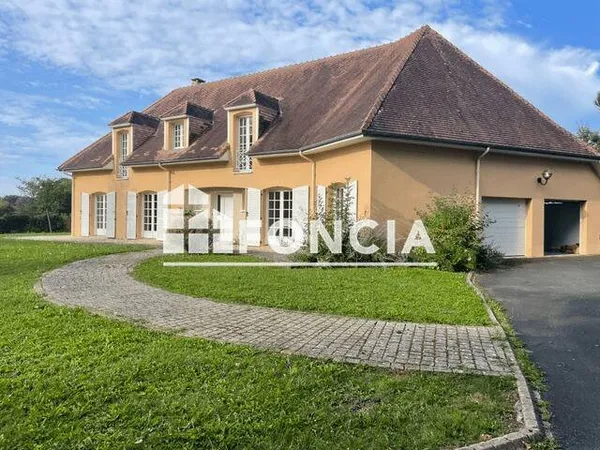 Maison 6 pièces 245 m²