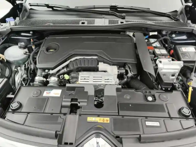 Citroën C4 hybride 136 e-dcs6 — photo 27