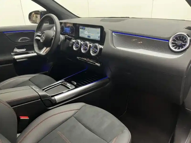 Mercedes Gla 200 d amg line — photo 15