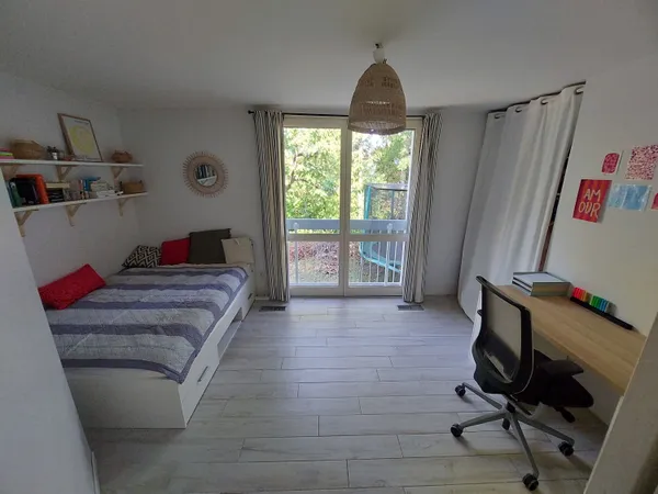 Location Chambre Meublée (SDB Privative) - Lyon/Champagne - Idéal Stagiaire ou Actif