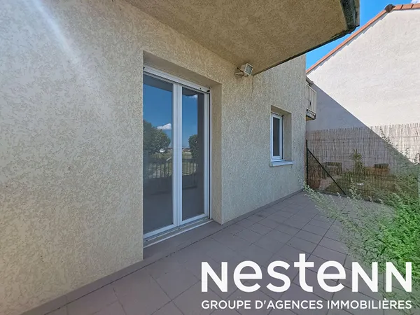 Appartement Genas 3 pièces en rez-de-chaussée avec terrasse + une place de parking privative