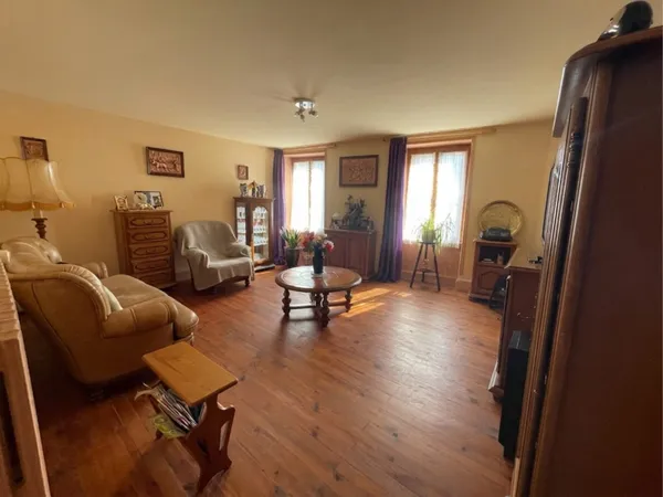 Maison avec revenu locatif Giat