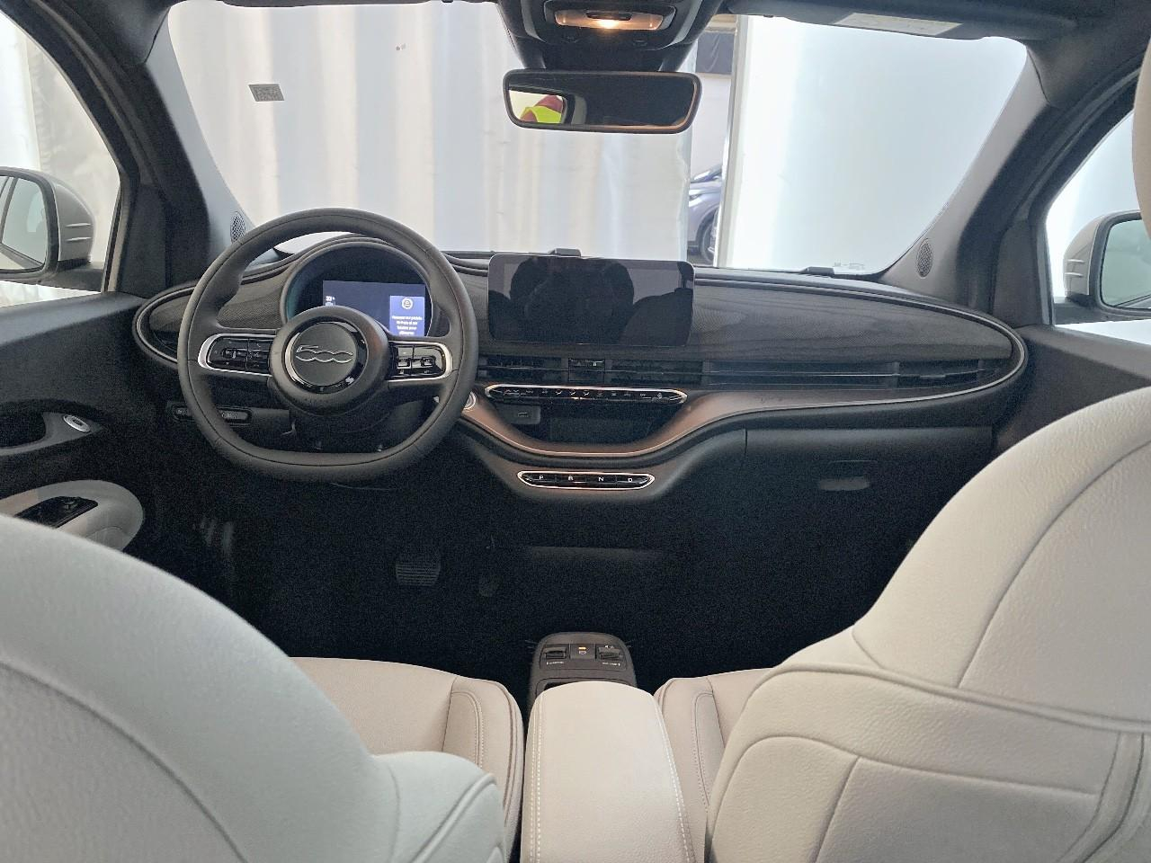 Fiat 500 e 118 ch giorgio armani collector's edition — photo 8