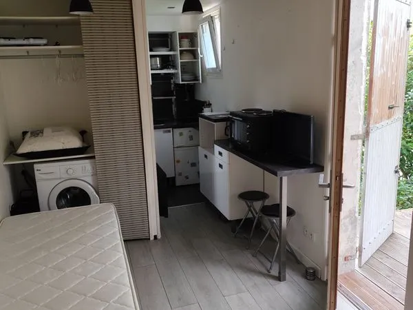 Studio avec jardin et terrasse couverte Chaville