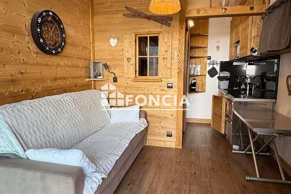 Appartement 11 pièces 19 m²