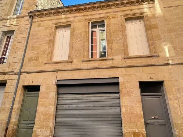 Maison en pierre bordeaux t5 +bureau+ garage