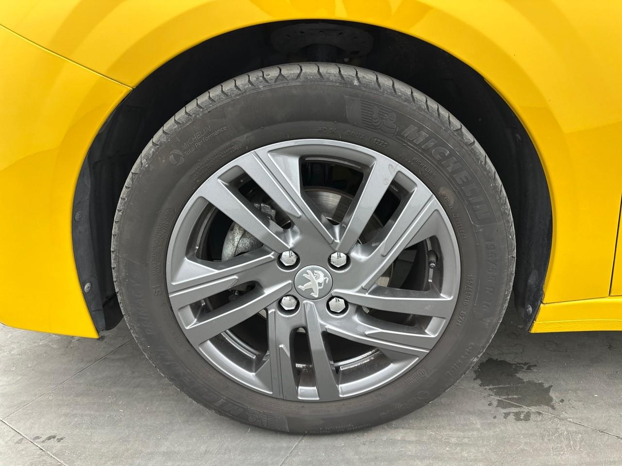 Peugeot 208 puretech 75 s&s bvm5 style — photo 14