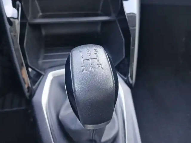 Peugeot 208 puretech 75 s&amp;s bvm5 — photo 14