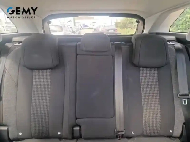 Peugeot 3008 puretech 130ch s&amp;s bvm6 — photo 16