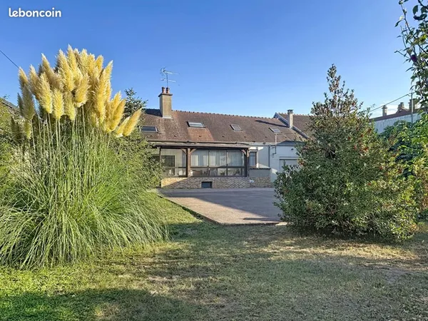 Maison 8 pièces 180 m²