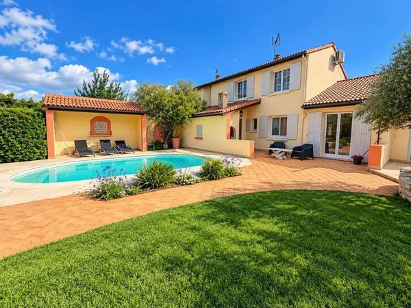 BOURG-LÈS-VALENCE ? MAISON DE CHARME 130 M² ? PISCINE ? TERRAIN 553 M²