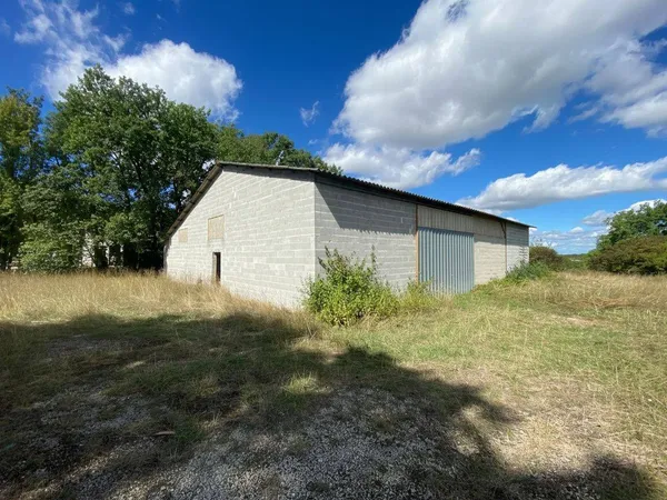 Entrepôt 360 m²
