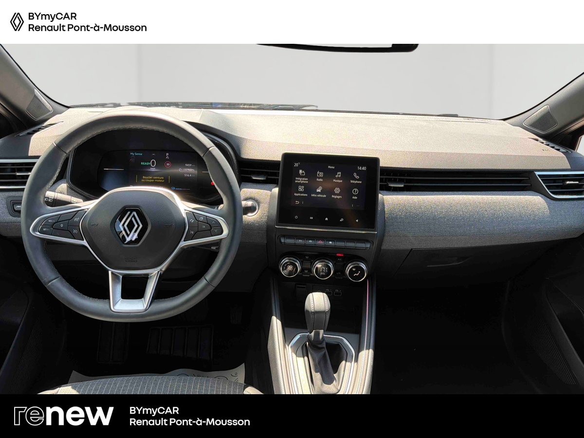 Renault Clio E-Tech full hybrid 145 — photo 9