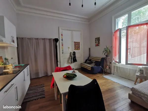 Loue studio centre-ville de Poitiers à deux pas de la mairie