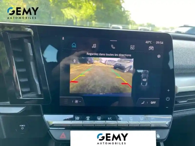 Renault Megane e-tech ev60 220 ch optimum charge — photo 15