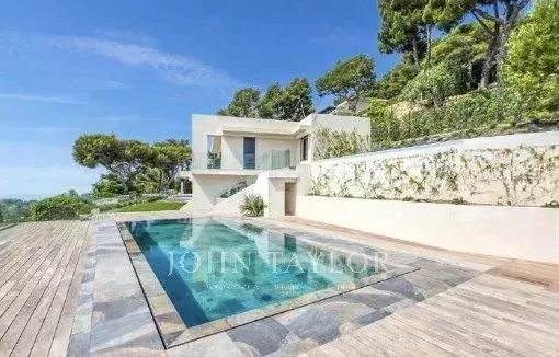 Villa 6 pièces 235 m²