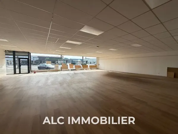 Local commercial de 343.49 m2